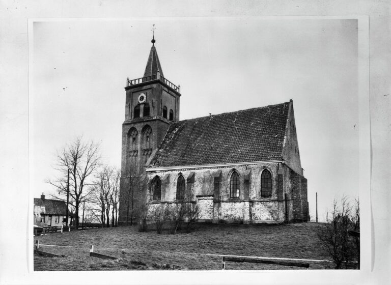 Hervormde Kerk Willibrorduskerk, datering 1952. Bron: Rijksdienst voor het Cultureel Erfgoed